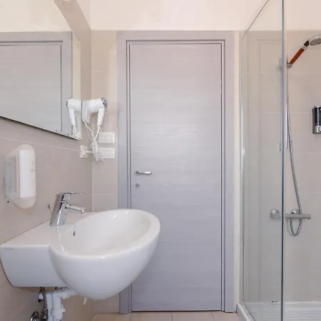 فندق مبيت وإفطار Elegance بولونيا