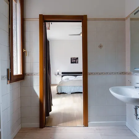 Bed and Breakfast Elegance Μπολόνια