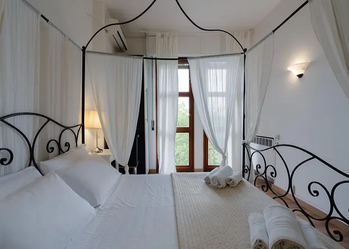 Elegance Bed & Breakfast