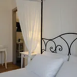 Elegance Bed & Breakfast 3*
